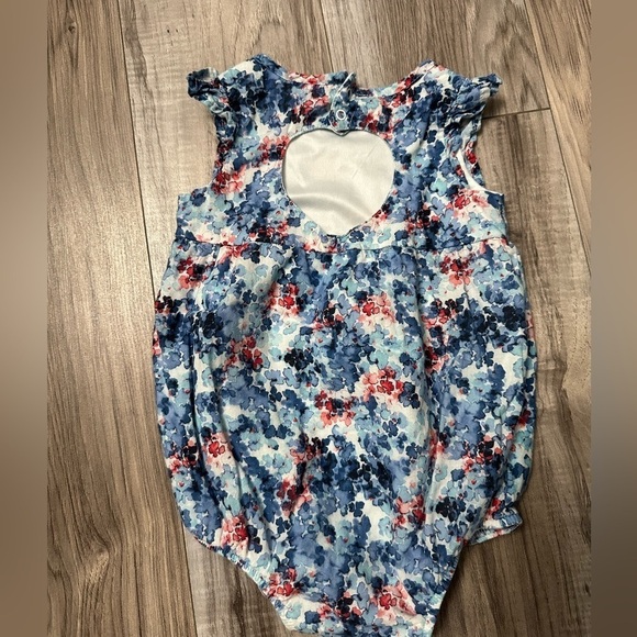 Crown & Ivy Baby | Bubble Romper | Size 12 Months | Adorable | EUC! - Picture 3 of 5